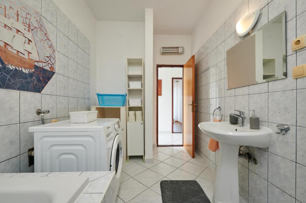 Guesthouse Aria Trogir Exterior photo